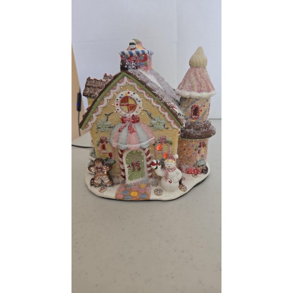2004 Lemax Enchanted Forest Fiber Optic Lighted Candy Christmas Village House